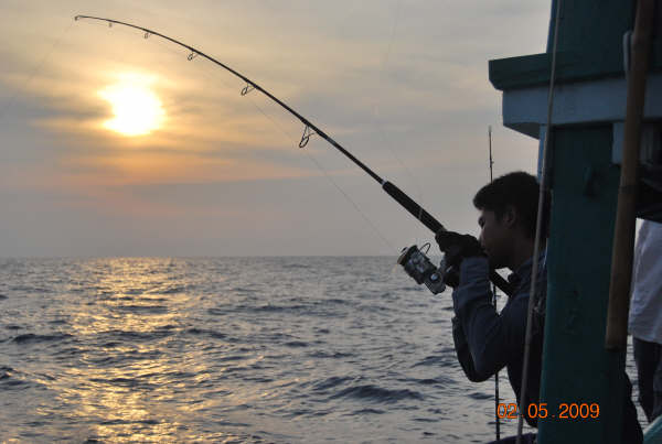 แสงอาทิตย์ท้ายเรือ เล่นซะ หล่อเลย 