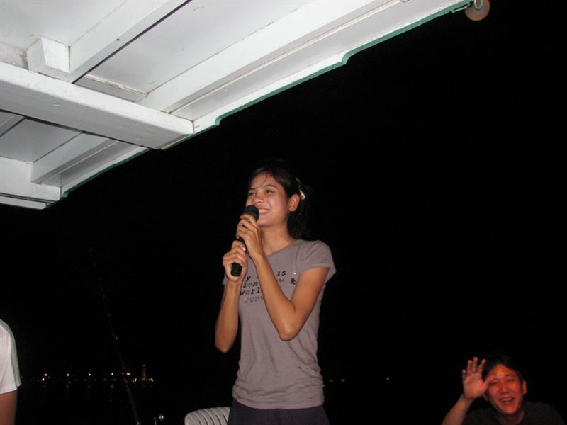 น้องใหม่ไฟแรง เสียงนุ่มลึก ลีลาโอเค  เวทีหน้าวัดดอนหวายชนะเลิศแน่  :laughing: :laughing: :laughing: