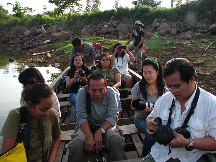 ยังไม่ถึงไหนมีการเช็คภาพกันแล้ว :laughing: หลังจากไม่ได้ร่วมทริปกันมานานเป็นแรมปี

(ขวามือ พี่เอ๋ 
