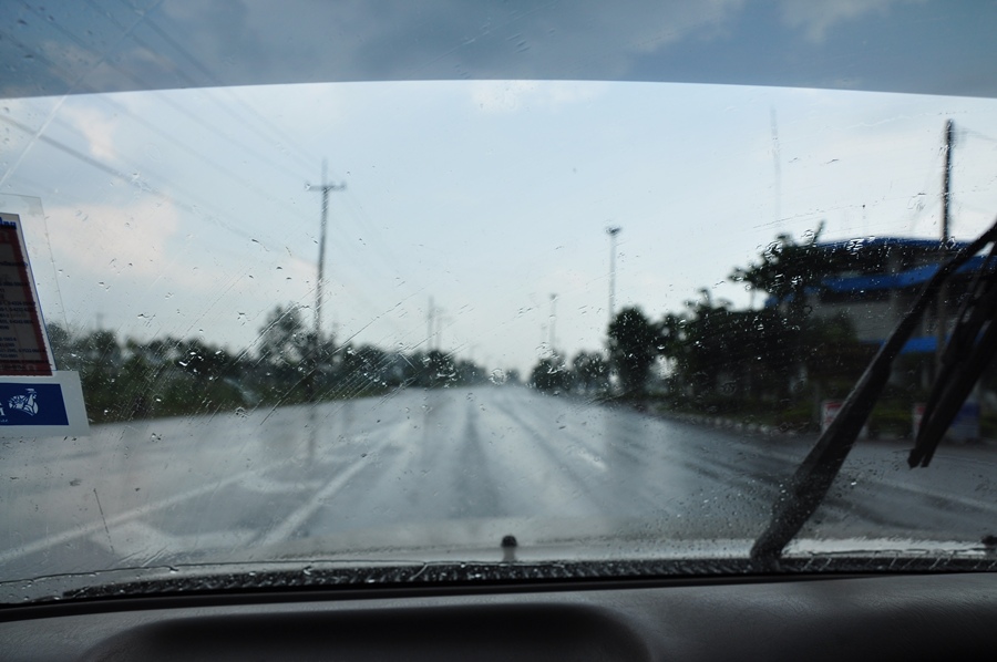 ลากันด้วยสายฝนที่ชุ่มช่ำเลยนะครับ :blush: :blush:ขอบคุณทุกๆท่านที่เข้ามาชมและต้องขอโทษนะครับที่ไม่ได