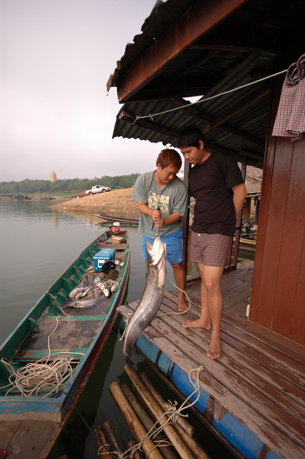 เช้าที่ต้องเดินทางกับครับ