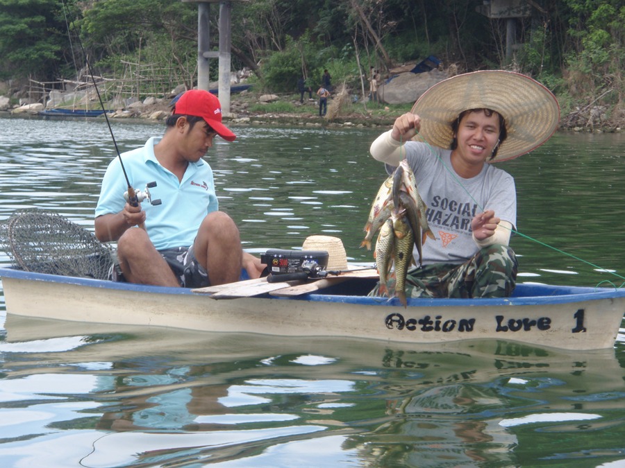 วิ่งเรือมาเจอลำของนายเด่ะกับนายกบ..รีบโชว์ผลงานเลยนะ :grin: :grin: