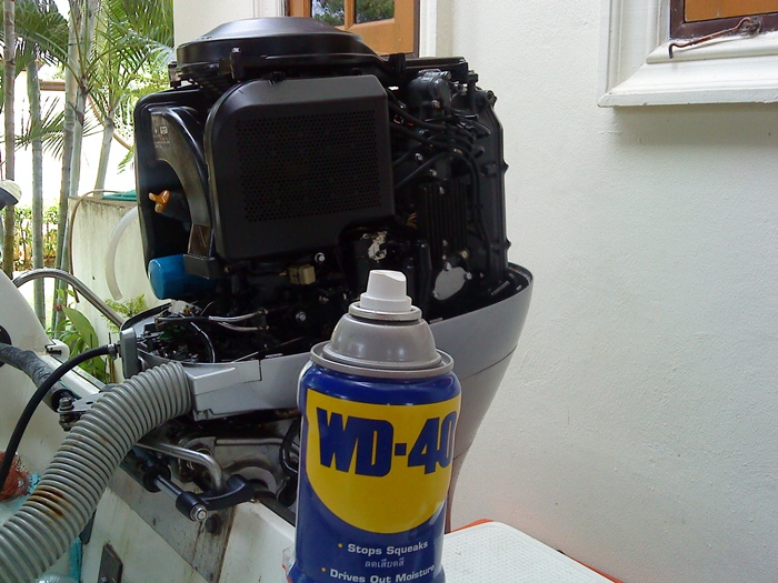 ใช้น้ำมันwd40ฉีดพ่นบางๆให้ทั่วทั้งเครื่องครับ :grin: