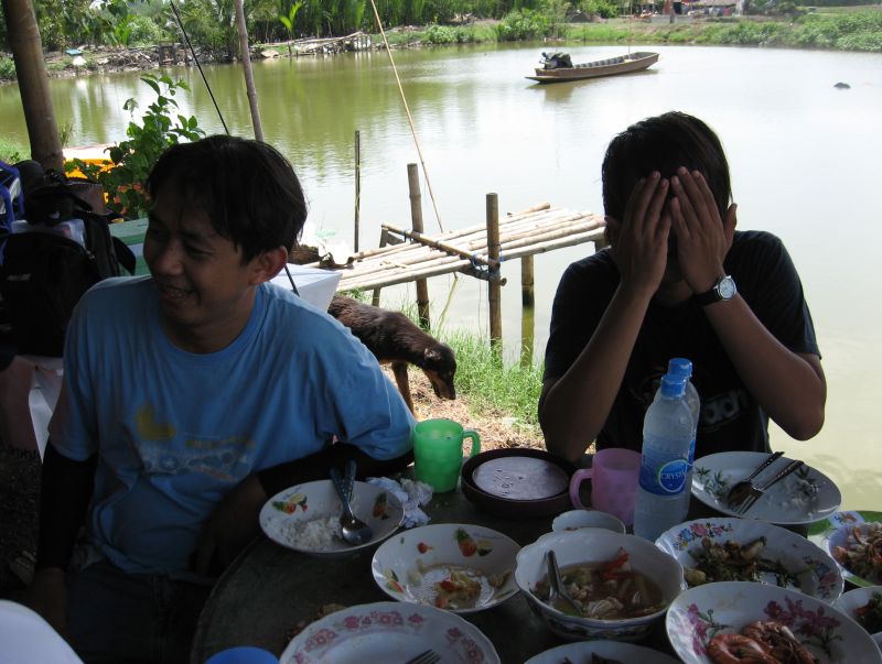 อุ้ยใครจับคนไม่ได้ปลา มานั่งด้วยกันอ่ะ เอิ๊ก ๆ ๆ ๆ ๆ ๆ ๆ ๆ 

 :laughing: :laughing: :laughing: :la
