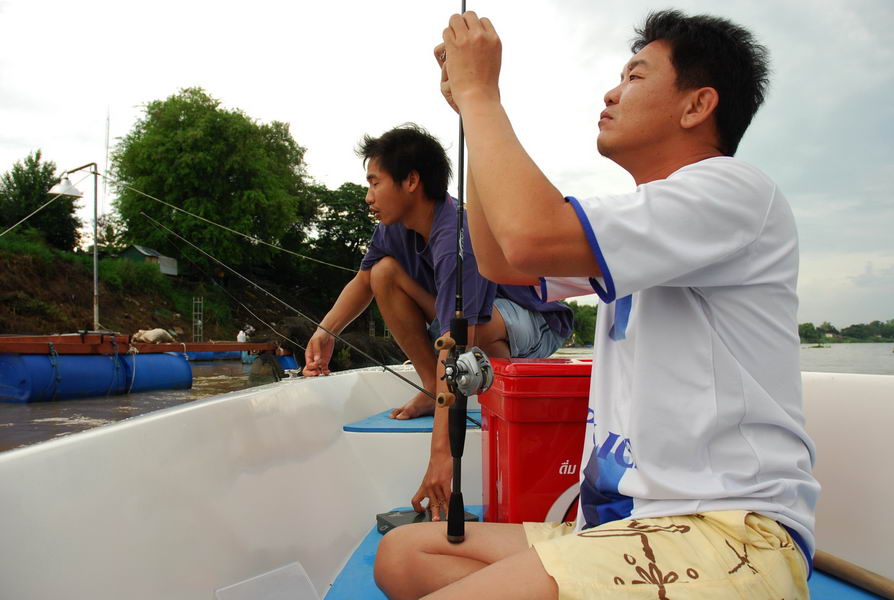  สวัสดีครับน้าsakadisak  น้าคนสู้ไฟ น้ากิต น้าrevo 

:smile: :smile: :smile: