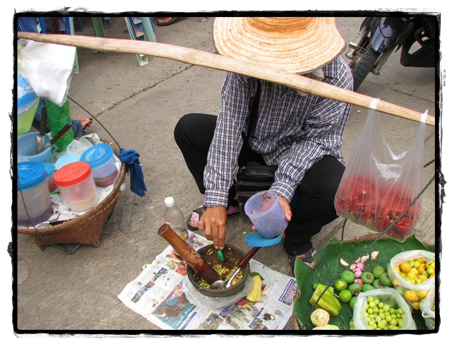 ลูกหลับแล้ว   :laughing: :laughing: :laughing:


ตัดมาที่ของกินที่ทุกคนต้องชอบ แน่ๆ

 ตำกล้วย ร
