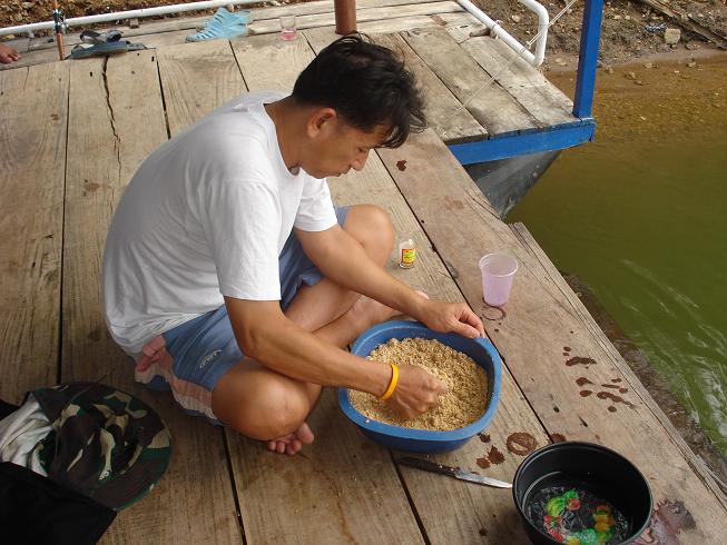 พี่ธรก็เตรียมลงเหยื่อหน้าดินครับ