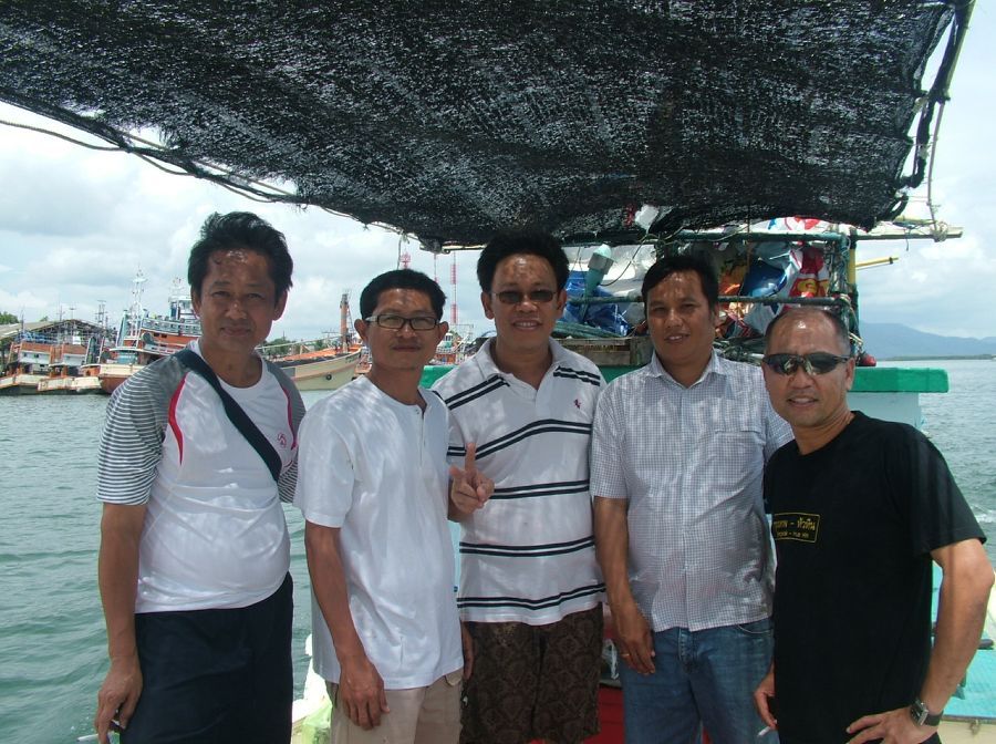 5 หนุ่มสุราษฎร์ฯ บุกสิมิลันอัดกระมงยักษ์ กับไต๋มานะ ได้แค่เสียวๆ