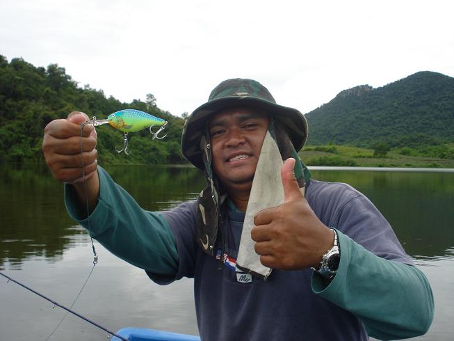 ตัวนี้โดนกัดสามที ได้มา 1 ครับ  โชว์ซะหน่อย  :grin: