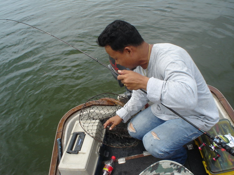 ขึ้นเรือสักที   :cheer: