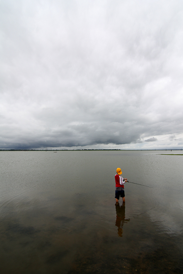 เรามาถึงหมายประมาณ 7 โมงเช้า เมฆฝนมืดครึ้มอยู่ทั่วฟ้า 