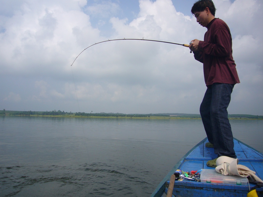 ถึงคราวตีไกลๆไม่กัดมากัดไกล้ๆเรือ.