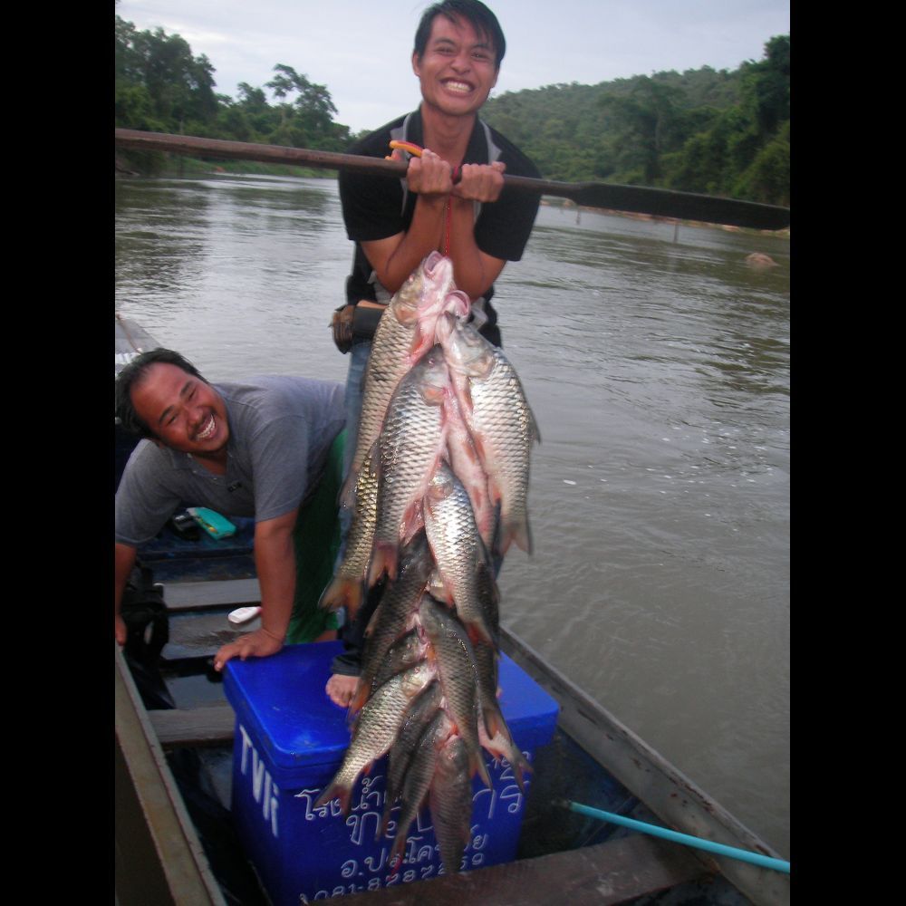  :grin:ต้องหลบนิดนึงเดี๋ยว พลังลมปรานมันจะออกมาถูกหน้า :laughing: :laughing: :laughing: