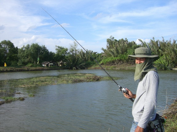 scum มีเกือบทุกสีครับ  :laughing: