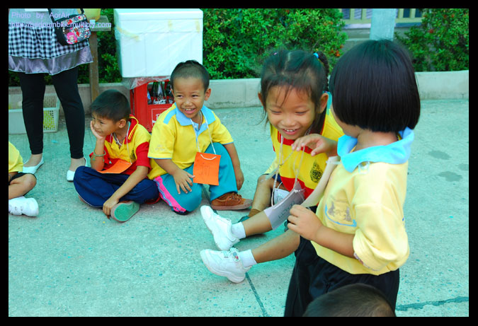 มึนจัด ทำเนียนนั่งพักเลยนะ  :laughing: