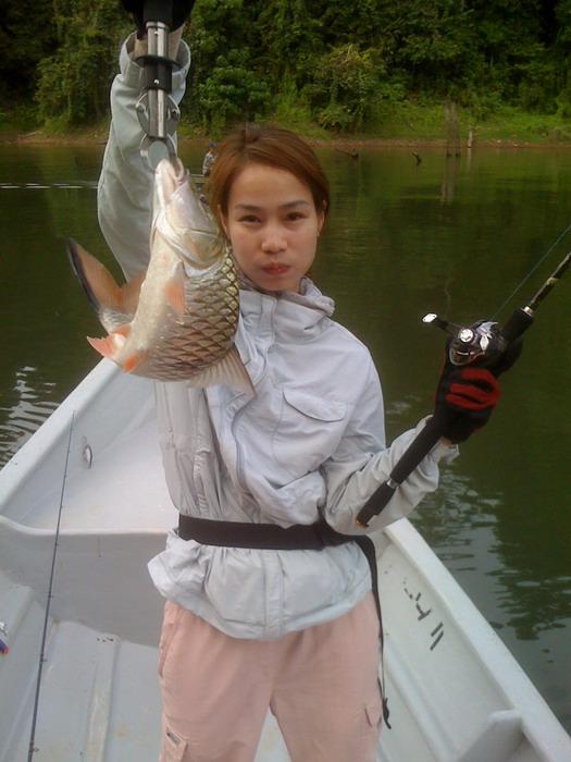กระสูบตัวเขื่องดิ้นโด๋งเด๋ง

เธอก็ไม่ตกใจปล่อยลมจากปาก อิอิอิ

มั่นใจใน  Bogagrip  ม่ายมีหลุด   