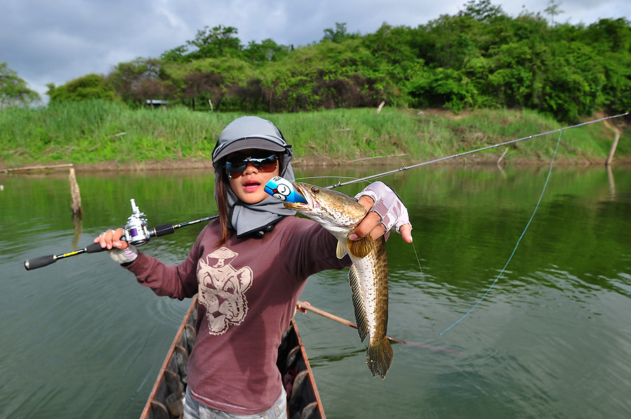 กว่าจะขึ้น เรือมาได้ เล่นเอาซ๊ะเหนื่อยเลย แบบนี้ ก็ต้อง ชักภาพกันหน่อย เอิ้กๆๆๆๆๆๆๆๆๆๆๆๆๆๆๆๆๆ :laugh