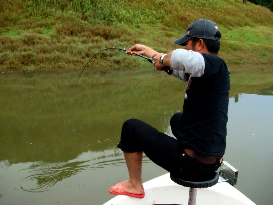 หนุ่ย427.........ตามลุ้นได้ครับน้าหนุ่ย

 :l