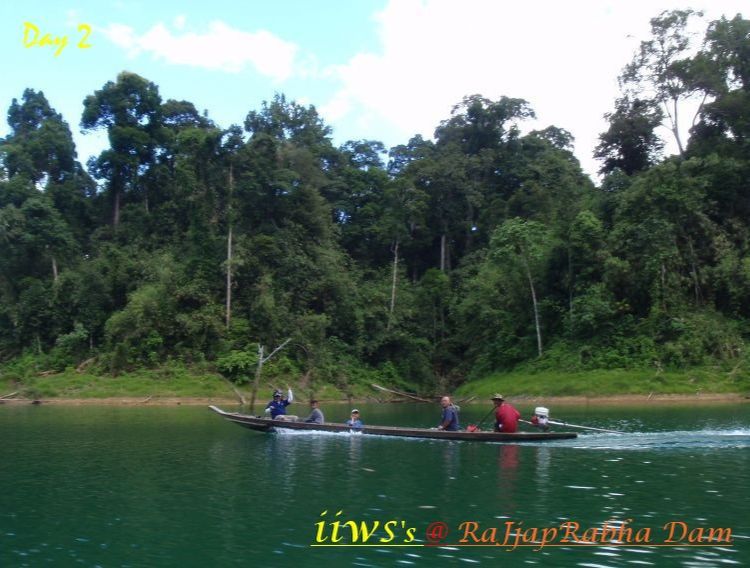 










ระหว่างทาง เราแซงเรือ 3 แผ่น 
