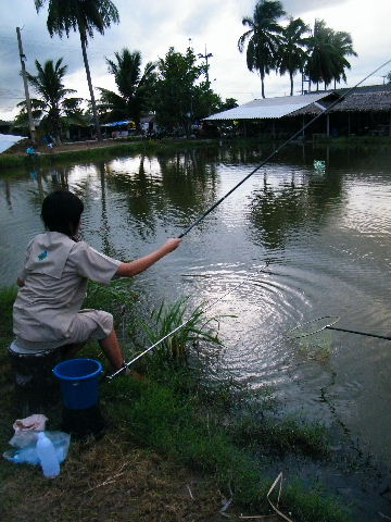 เอ้า ฮึบ ฮึบ       :laughing: :laughing: :laughing:
-----------------------------------
สวัสดีครับ