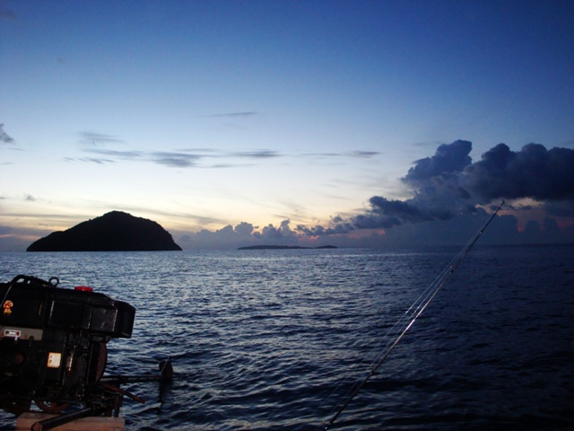 และแล้วฟ้าก็ส่างที่เกาะเฮ ช่วงเช้าปลากินดีครับ
 :cool: :cool: :cool: :cool: