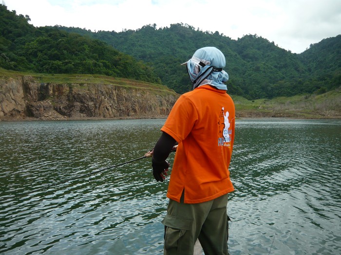  ใส่เสื้อโลโก้ปลากระสูบ  ตามหากระสูบขุนด่าน:grin:
