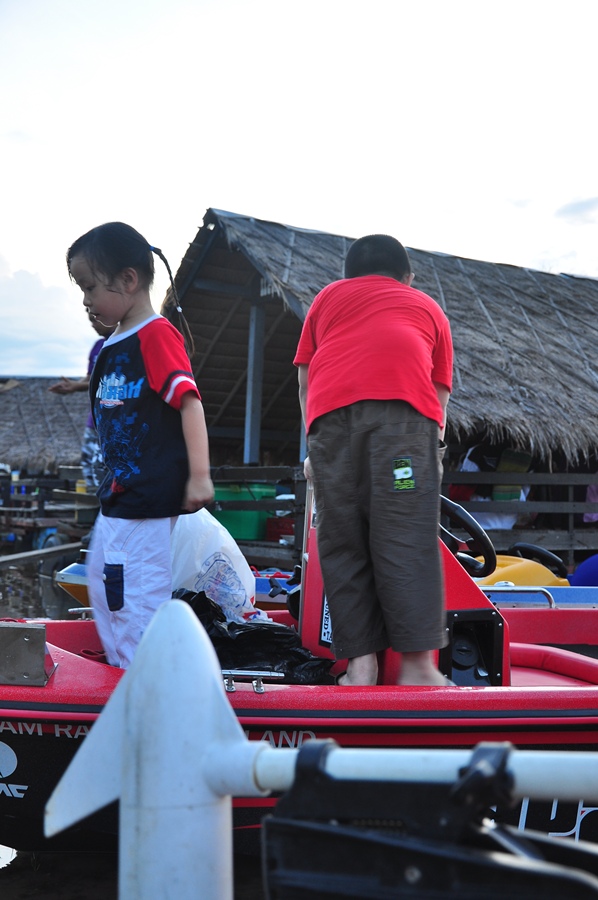 เอาลงจากเรือไปขอแม่เหอะลูก :grin: :grin: :grin:ดำเนินการแผนสองต่อเนื่องทันที :grin: :grin: :grin: