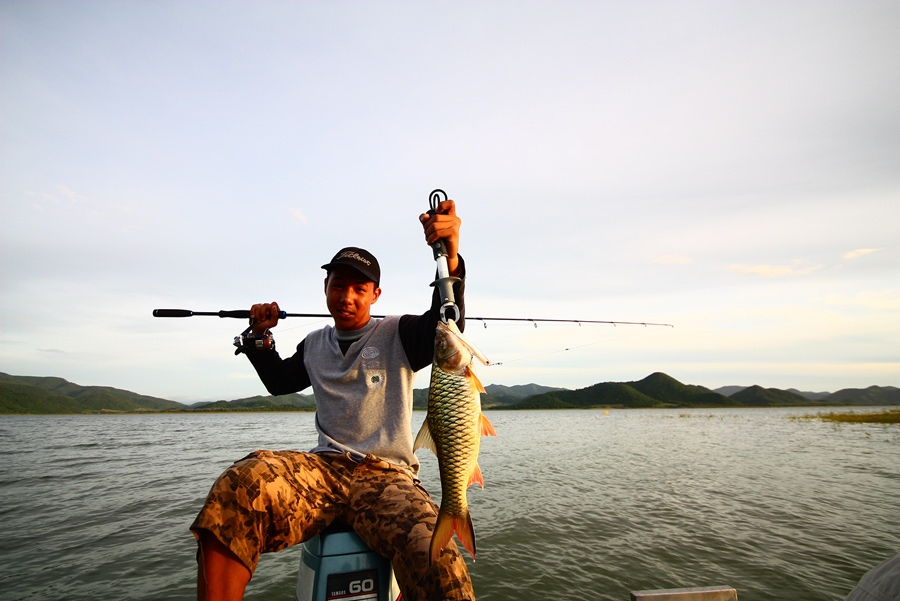 เอ้า..ให้น้าโน๊ตหลบไปก่อน ถ่ายรูปหล่อ ๆ ให้น้องใหม่ไปซะ 1 ใบ...
 :grin: :grin: :grin:

ครั้งนี้เข