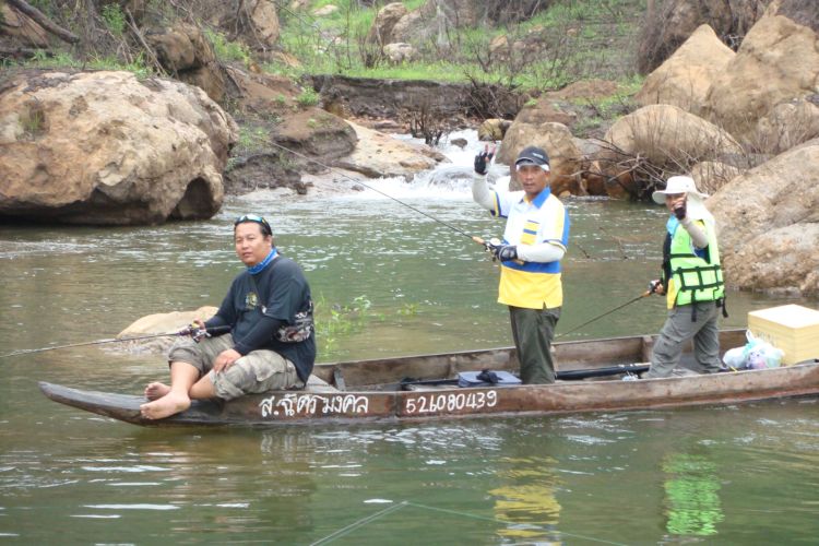 ลำนี้ถ้าเป็นในสนามรบเค้าเรียก เรือแม่ครับ  :grin: