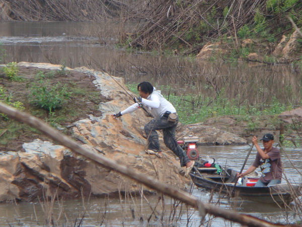 เห็นรูปนี้ แล้ว เสียดาย...........  :laughing: :laughing: :laughing: