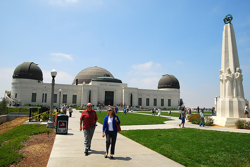 เช้าวันรุ่งขึ้น ออกเดินทางไปยัง หอดูดาว Griffith Observatory  

เป็นหอดูดาวที่อยู่บนภูเขา ภายในเป็