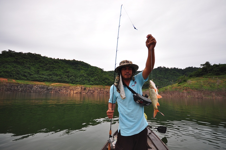 เอาตัวขึ้นเรือมาแล้ว มือฝรั่งของผม