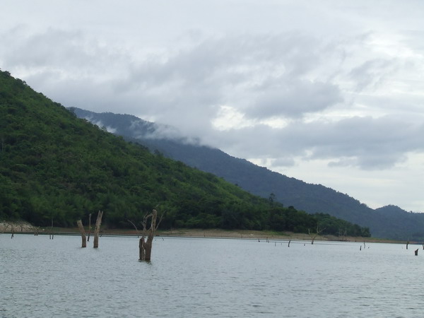 สวัสดีครับ
        น้า  herofluck
        น้า  aummangmun
        น้า  ไร้ท์เอฟซี
        น้า  ก