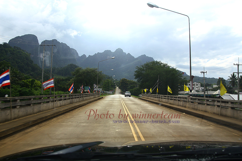 สะพานสู่อ.ทองผาภูมิ............ :grin: