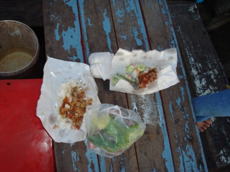 มันเป็นเวลาที่คนกินปลาก็กิน 

 :umh: :umh: :