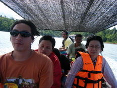 ขอโทษที่ให้รอครับ ขึ้นเรือกันครบแล