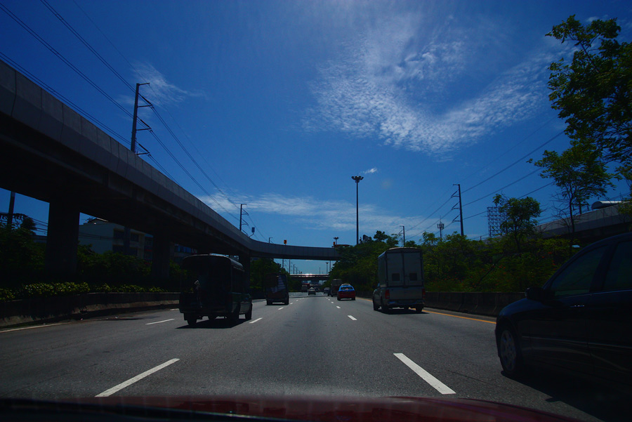 แล้วก้อแยกย้ายขับรถกลับบ้านฝ่าแดดร้อน ๆ ตอนสิบโมงกว่า ๆ
....พงเต๊บมาดยกปลาที่ได้ ให้น้าบิ๊กไซส์เอาไ