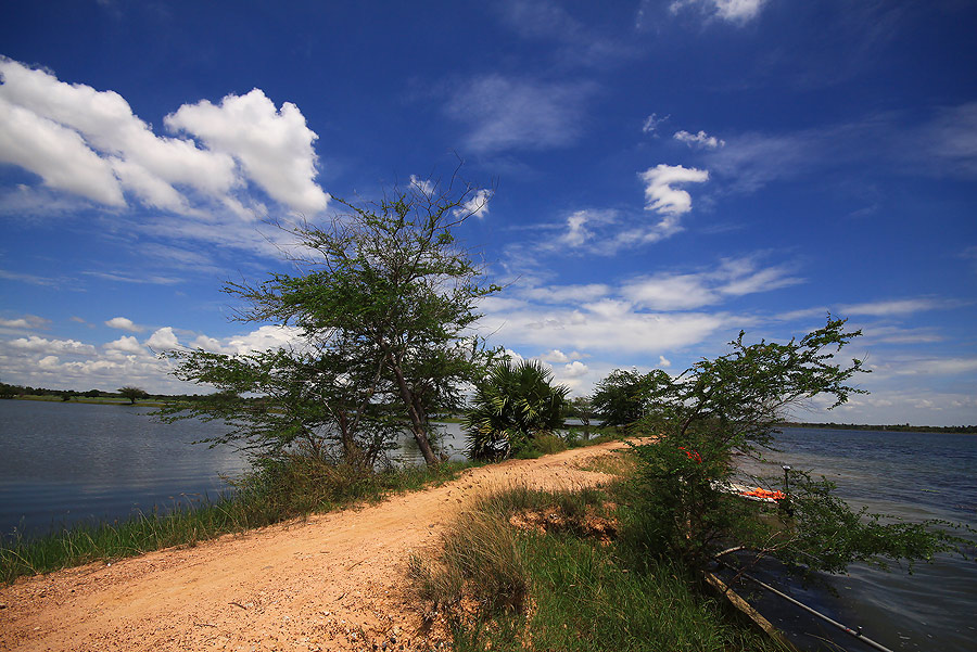 สักพักน้าลวดเลยชวนลงเรือต่อครับ ขน