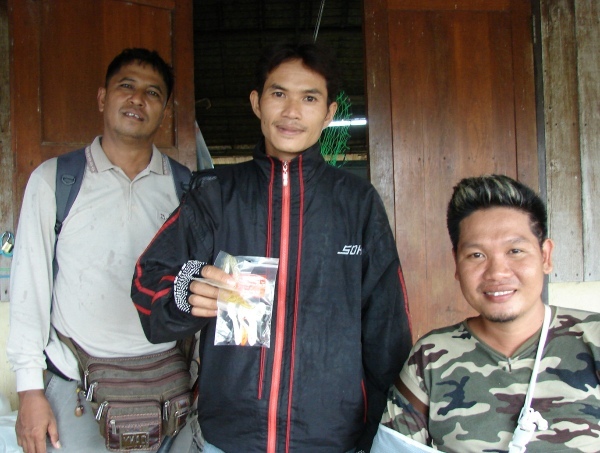 น้า  sirichot  และ  น้า  OUD-STADA  วันนี้หลุดไปหลายตัวครับ

ขอบคุณ มากครับ    :blush: :blush: :bl