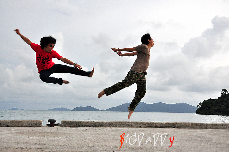 นี่ก็ไม่รู้แค้นกันมาตั้งแต่ตอนไหน...  :cheer: