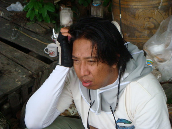 น้าแบ็งค์แกเครียดเรื่องเชือกล่ามปลาหายเหรอครับ :laughing: :laughing: