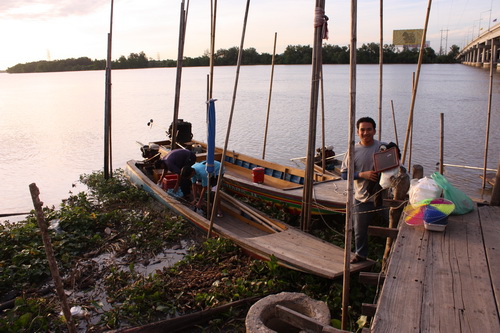 ท่าเรือท่าสะอ้าน  จุดที่ลงเรือครับ