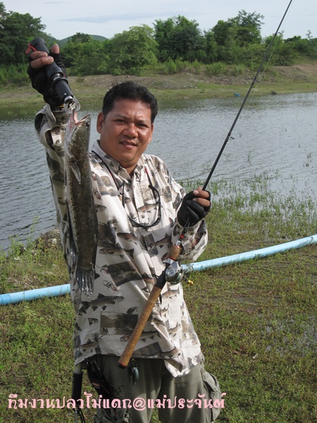 ทำไมปลากินแต่เบ็ดน้าเบียร์นะมีอะไรดีบอกกันบ้างดิ :umh: :umh: