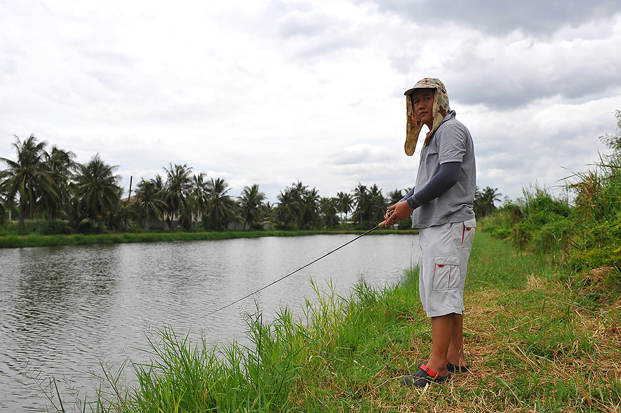 ผมสลับกันตีไปถ่ายรูปไปกับน้าหนุ่ย  :smile: :smile: :smile: