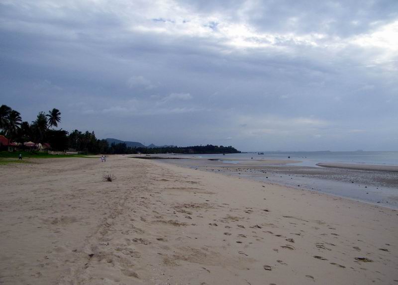 อีกด้านหนึ่งของหาดค่ะ...ที่นี่เหมาะ