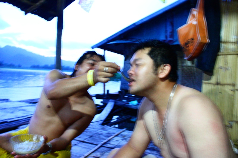  [q]โอว..............พักนี้ อีตาเก่ง หุ่นดู ซูบๆไปนะ น้าแบม กรั่กๆๆๆๆๆๆๆๆๆๆๆๆๆๆๆๆๆๆๆๆ [/q]
นี้เลยคร