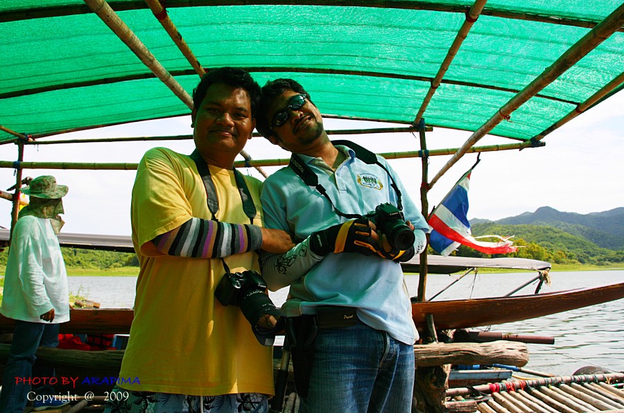  :grin: :grin:  จัดการถ่ายรูปคู่.........ไว้เป็นหลักฐานกันซักหน่อย อิอิ   :grin: :grin:


 [q]สวั
