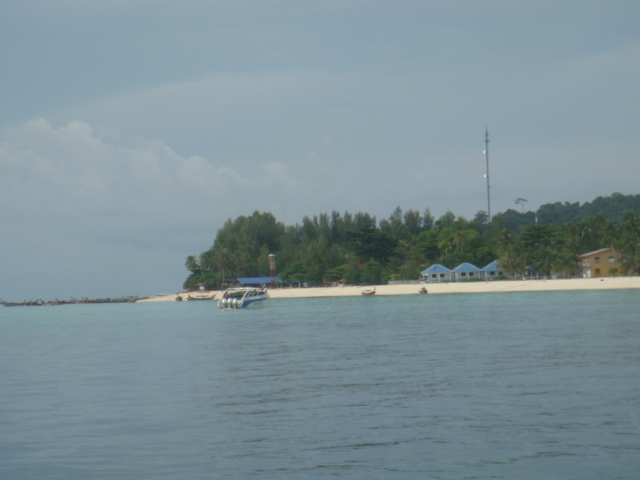 ด้านหน้าเกาะหลีเป๊ะ..........