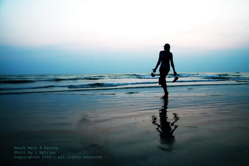 ในเมื่อ Michael Jackson ยังมี Moon Walk ได้....ผมก็มี Beach Walk ได้เหมือนกันครับ....ขอฝากตัวเป็นศิษ