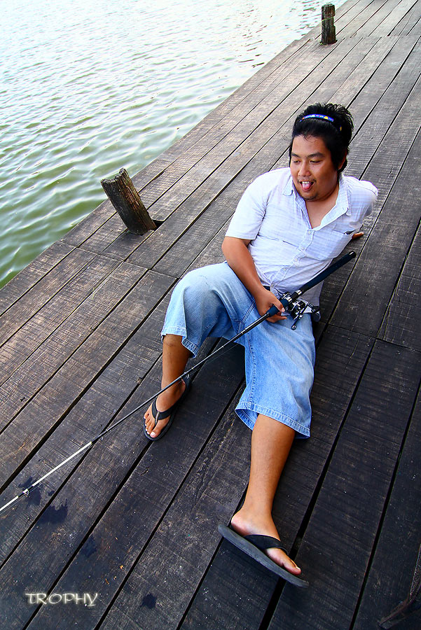 ส่วนคนตกก็มีสภาพไม่แพ้ปลาครับ  :laughing: